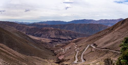 Free Explore the breathtaking rocky landscapes and winding roads of Salta's majestic mountains. Stock Photo