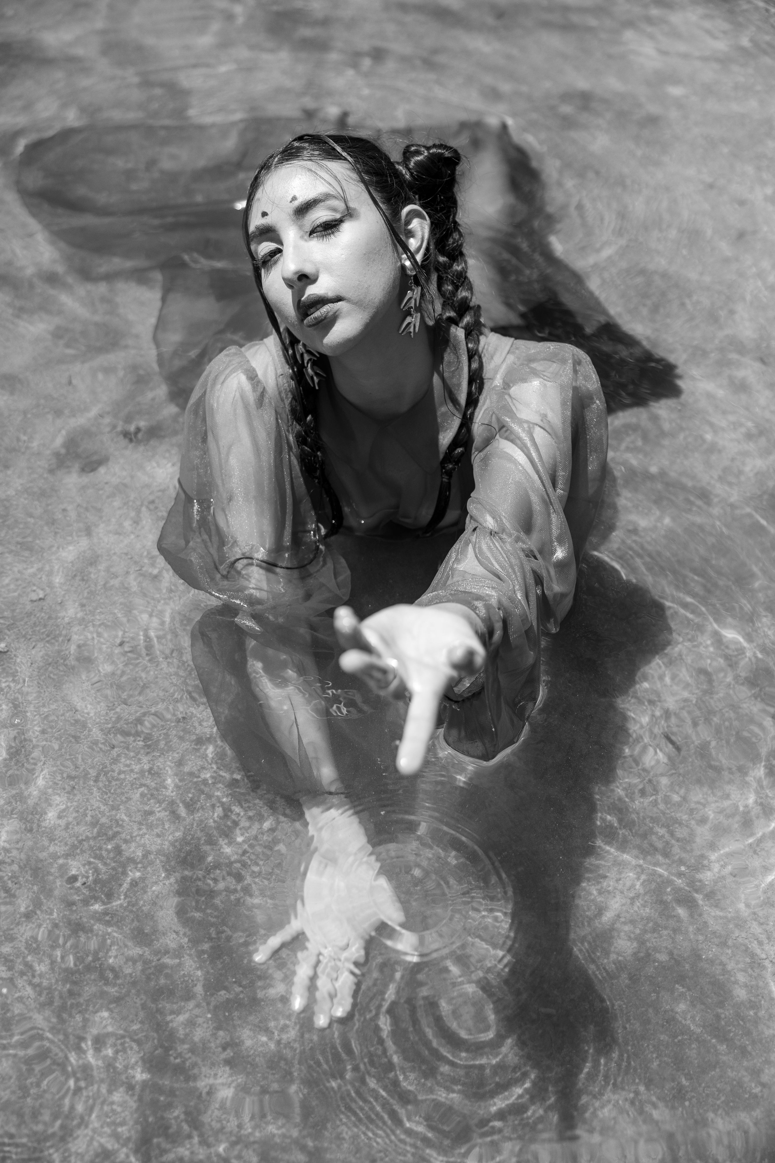 Artistic Black and White Portrait of Woman in Water · Free Stock Photo