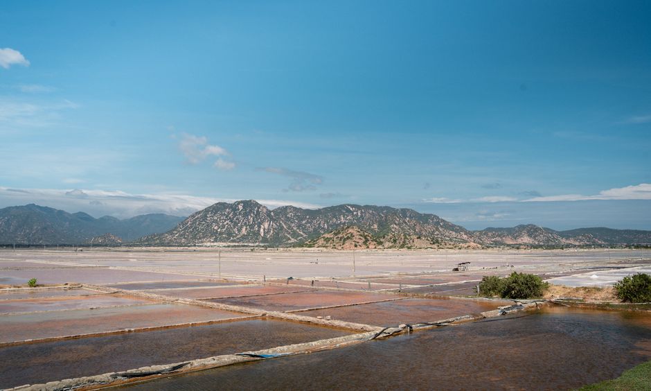 Atacama y Antofagasta concentran cerca del 70% de la capacidad solar chilena instalada: la ventaja geográfica que China ya negocia