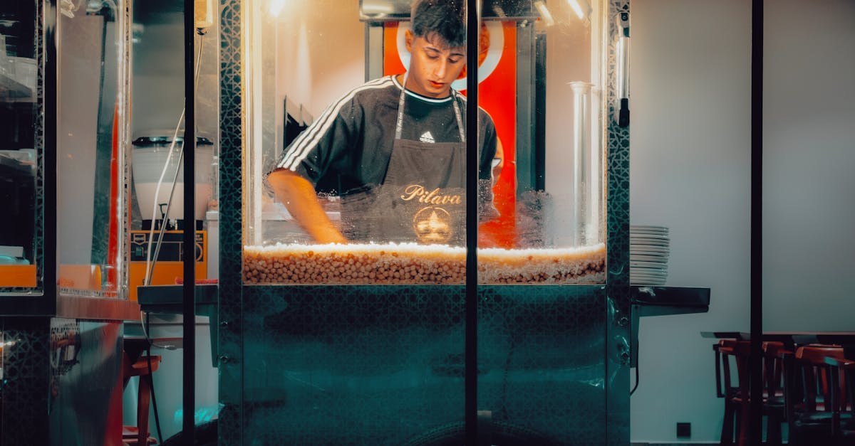 弘光科大陳昱蓁勇奪新加坡國際廚藝挑戰賽銀牌