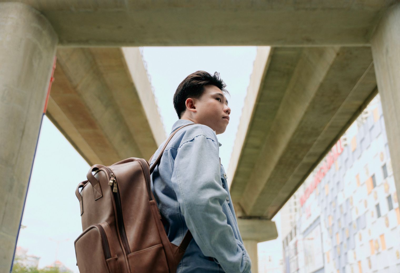 Forth — student move with boxes and a van