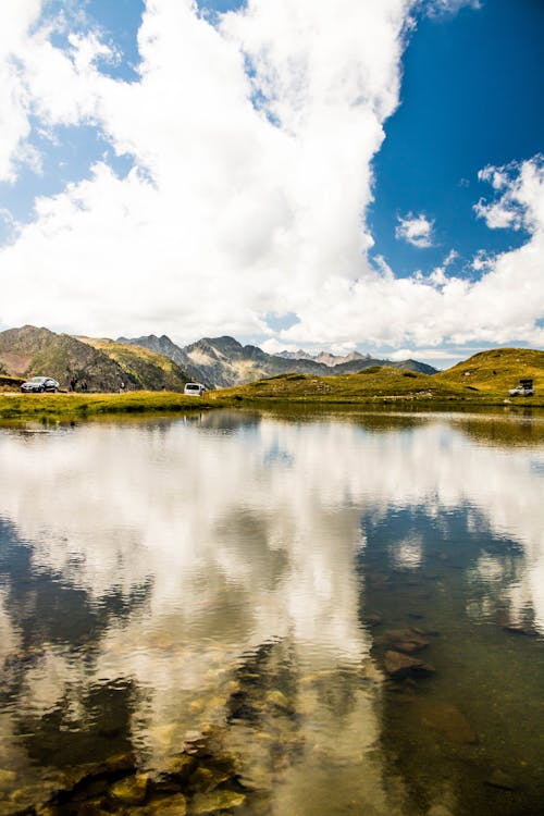 Photo Panoramique Du Lac Pendant La Journée