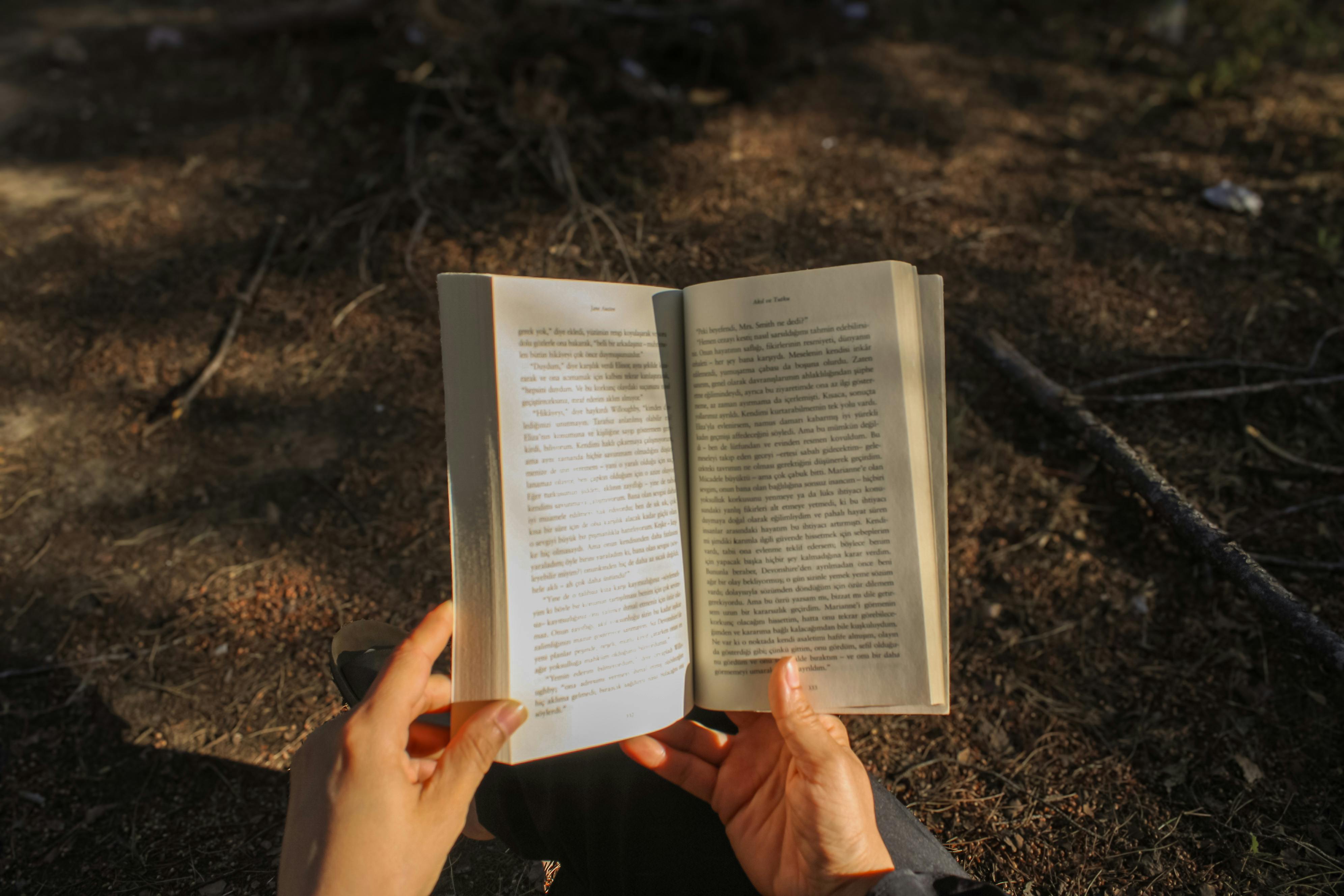 28 Self Development Books To Change Your Life In 2026 — Photo by Semiha Kocatürk on Pexels