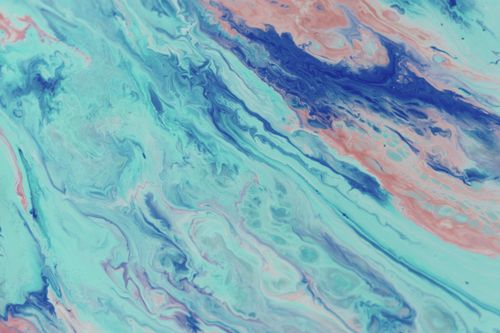 Free Elegant abstract fluid art featuring swirling blues and pinks in a mesmerizing pattern. Stock Photo
