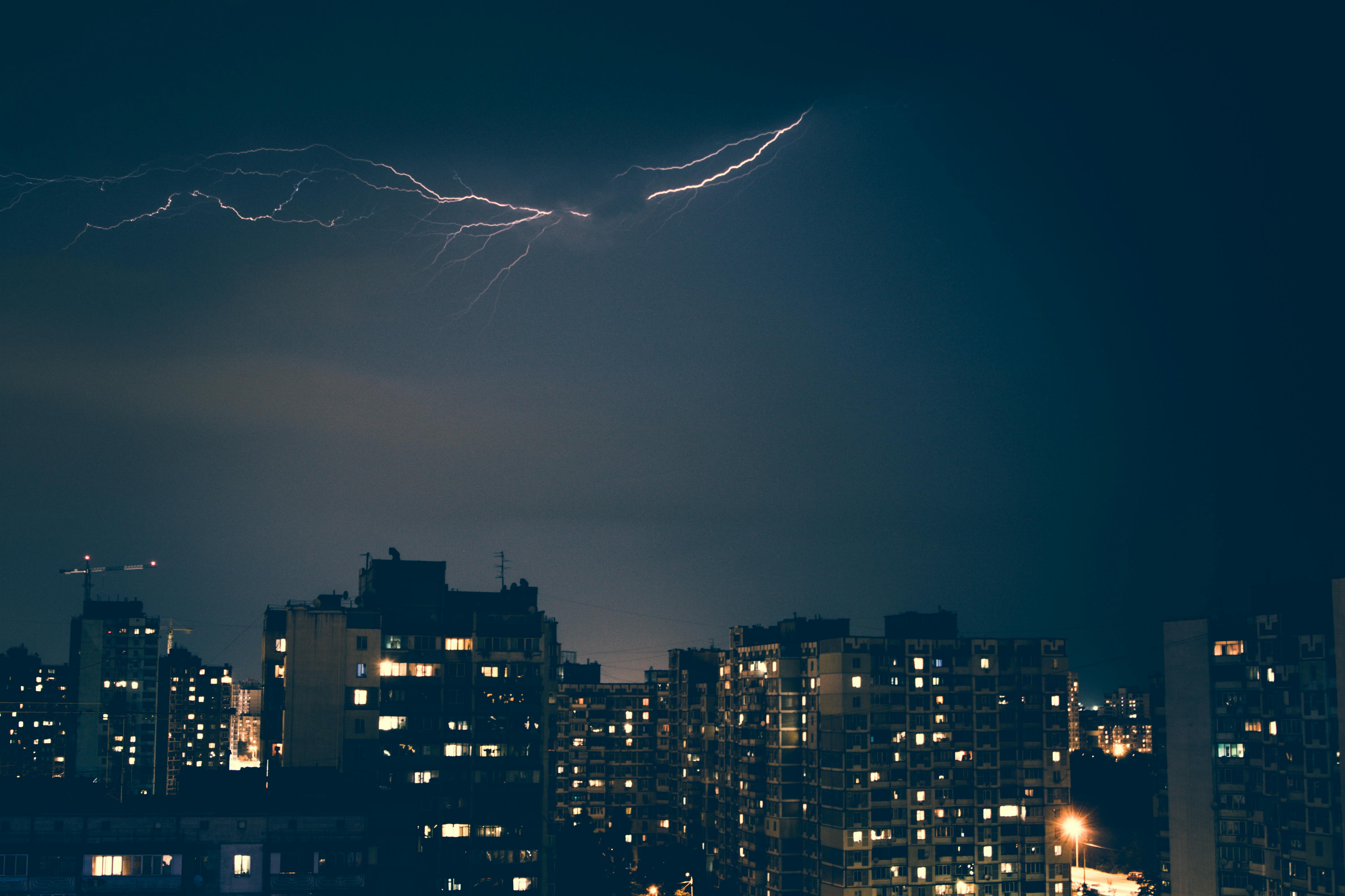 What to Do If Your Roof Leaks During a Storm