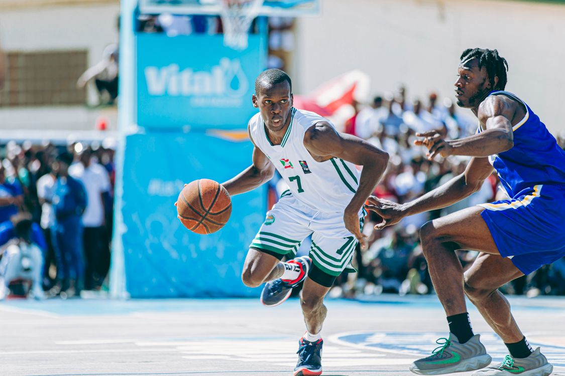 Dynamic Outdoor Basketball Game Action Photo Free Stock Photo dynamic-outdoor-basketball-game-action-photo-free-stock-photo