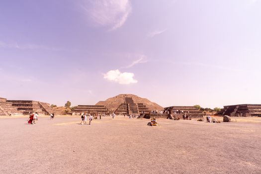 Teotihuacán pyramids at dawn — Mexico City