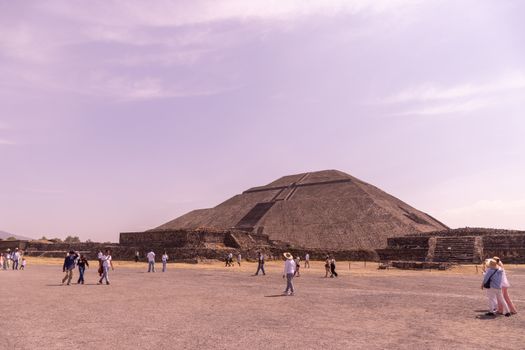 Teotihuacán pyramids at dawn — Mexico City