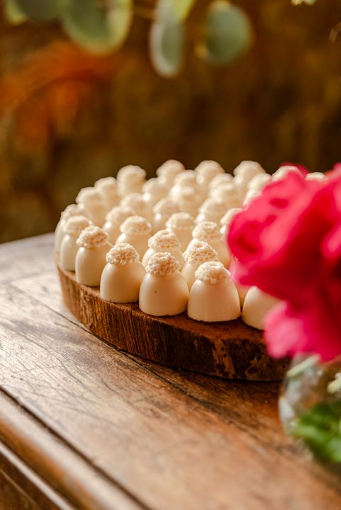 Chocolate Gifting Boxes: How to Temper and Set Couverture Chocolate at Home 1 Side-by-side comparison of compound chocolate bonbon and couverture bonbon showing shine difference
