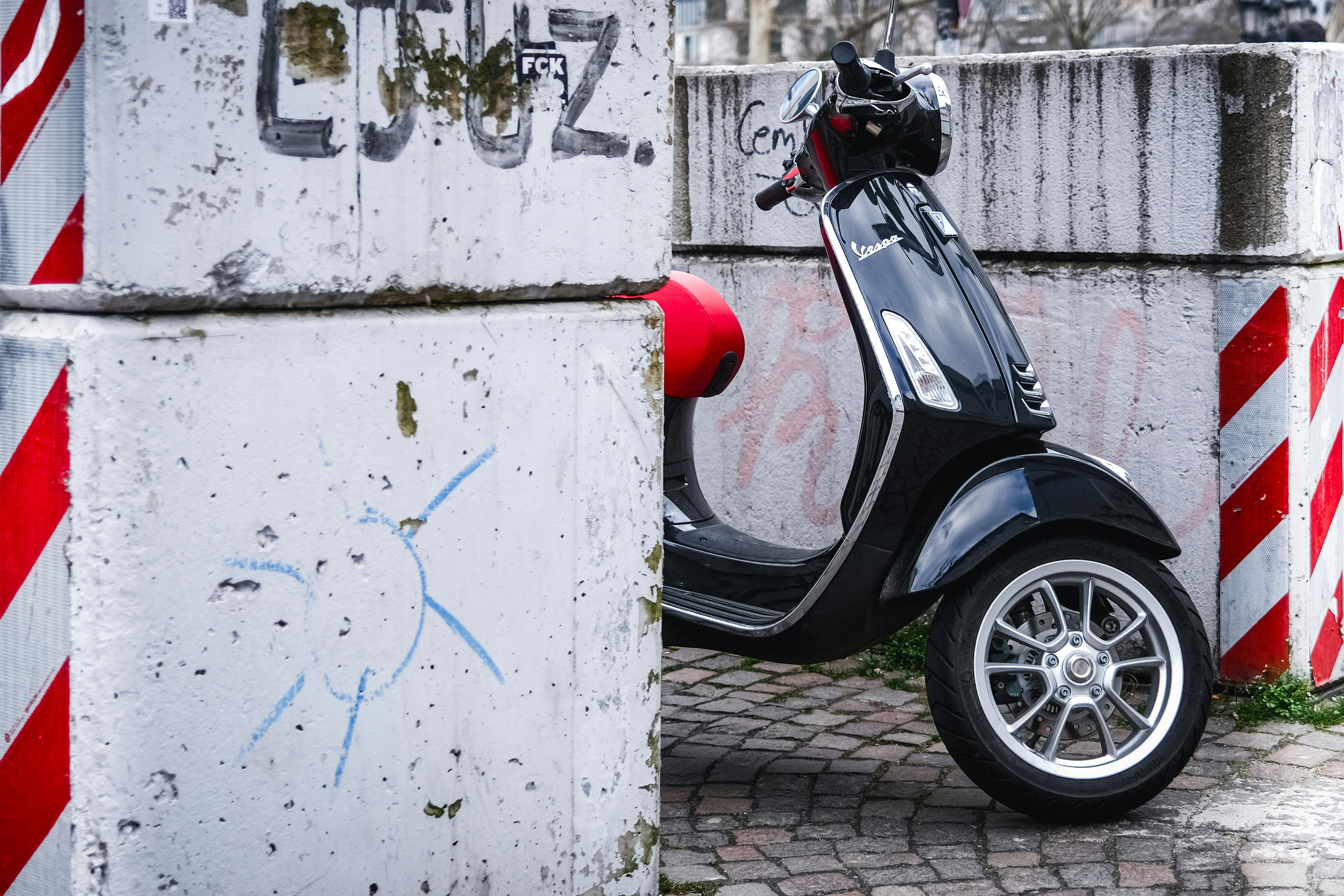 ContiScoot: over 30 Tire Sizes for Urban Mobility and Everyday Commuting — Photo by Mariya Muschard on Pexels