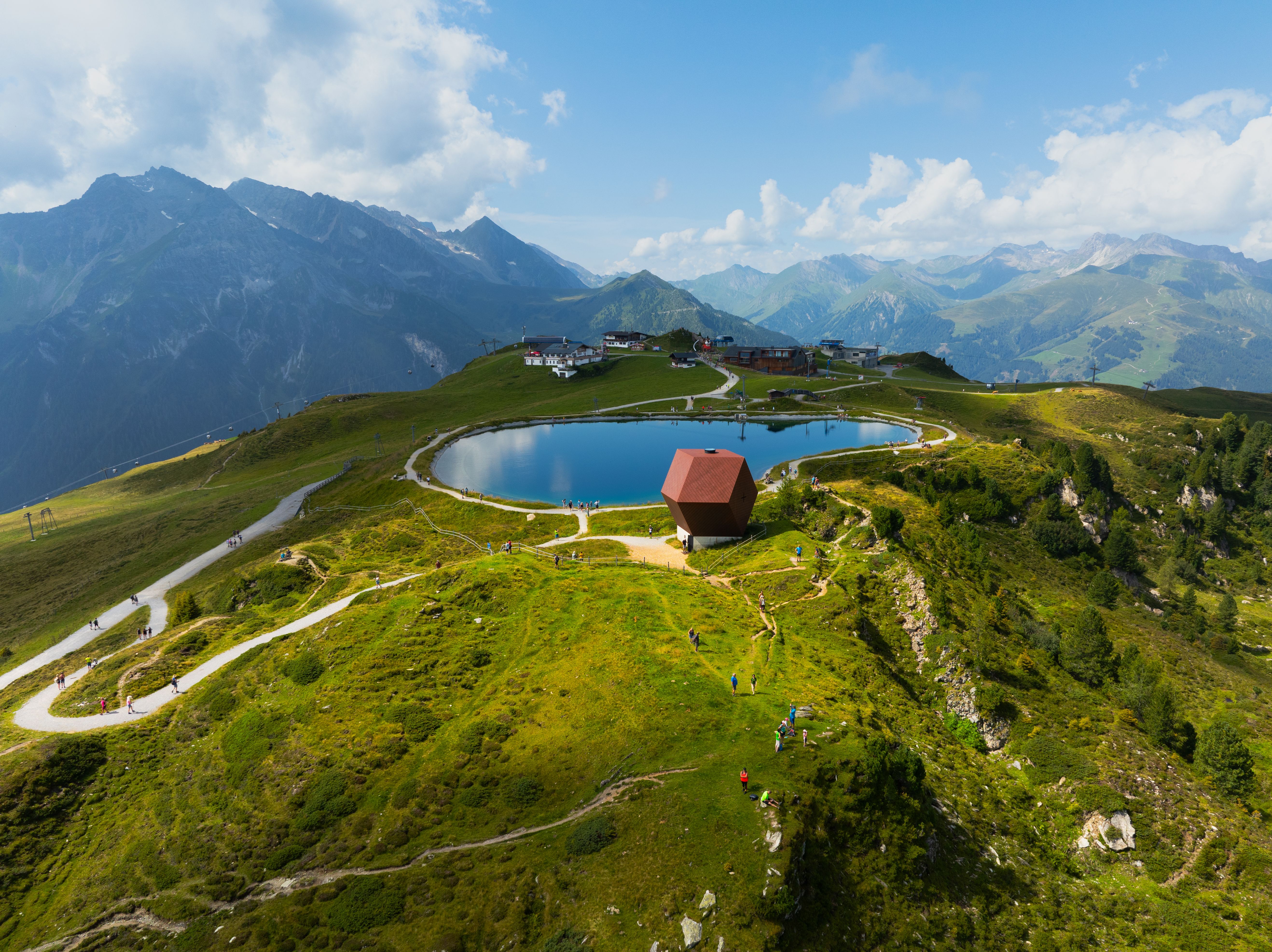 Scenic Alpine View with Lake and Mountains · Free Stock Photo