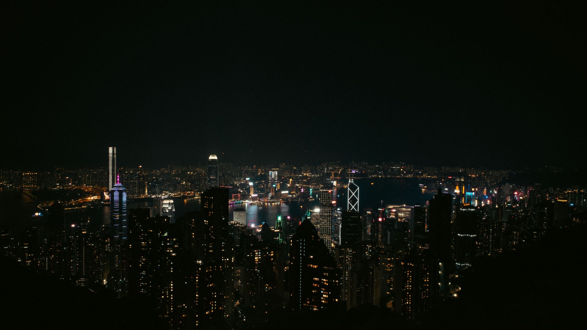 Hong Kong travel tips Victoria Peak Temple Street — Photo by Nikita Grishin