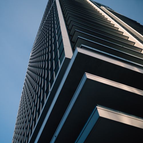 Free Dramatic architectural photograph of a skyscraper in Toronto, showcasing modern abstract design. Stock Photo