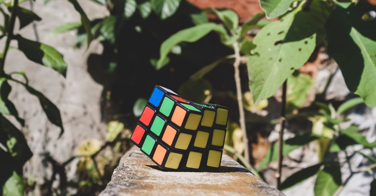 Comment aborder l'apprentissage du Rubik's Cube pour débutants