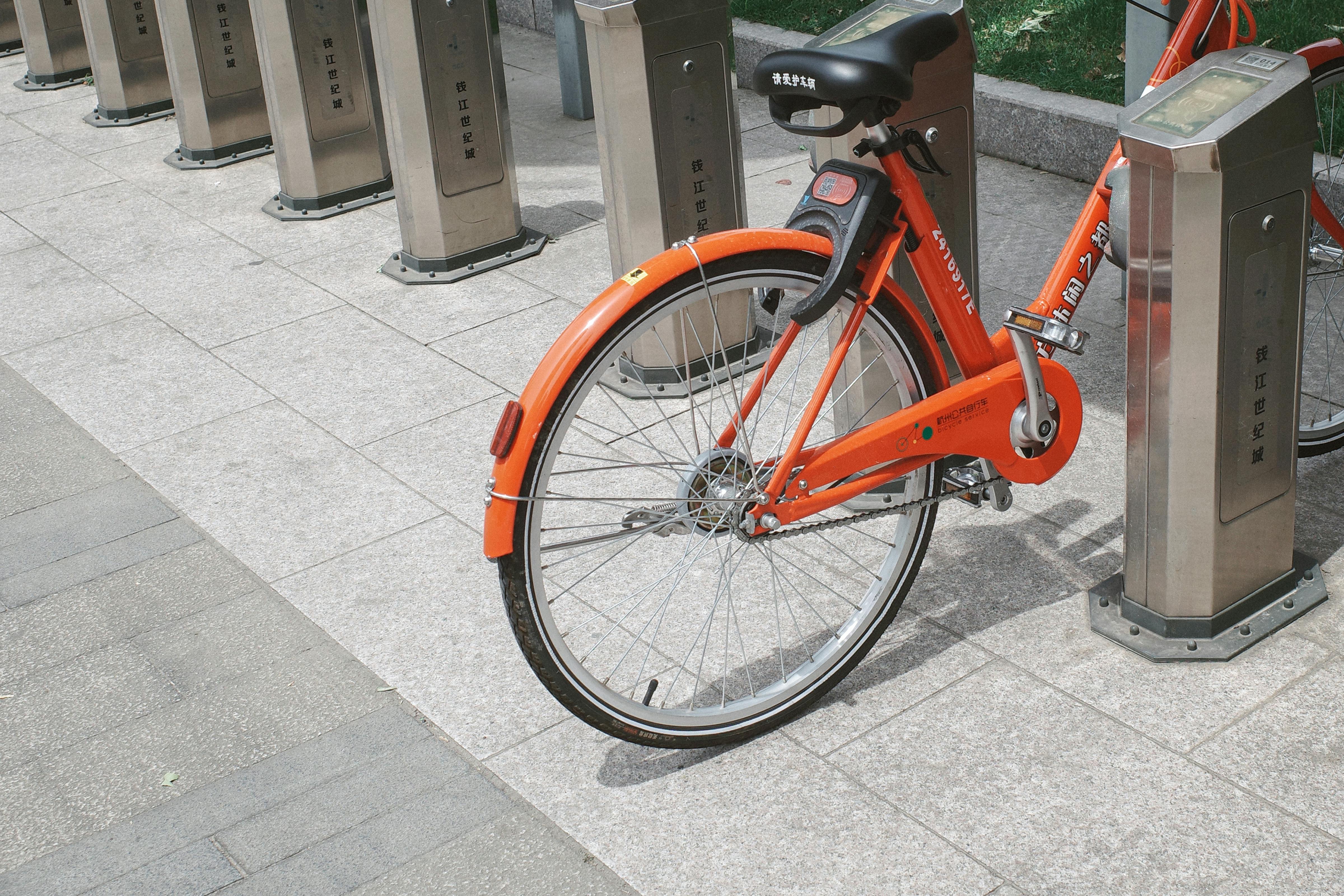 How Folding Ebikes Are Changing Urban Mobility — Photo by JUNLIN ZOU on Pexels