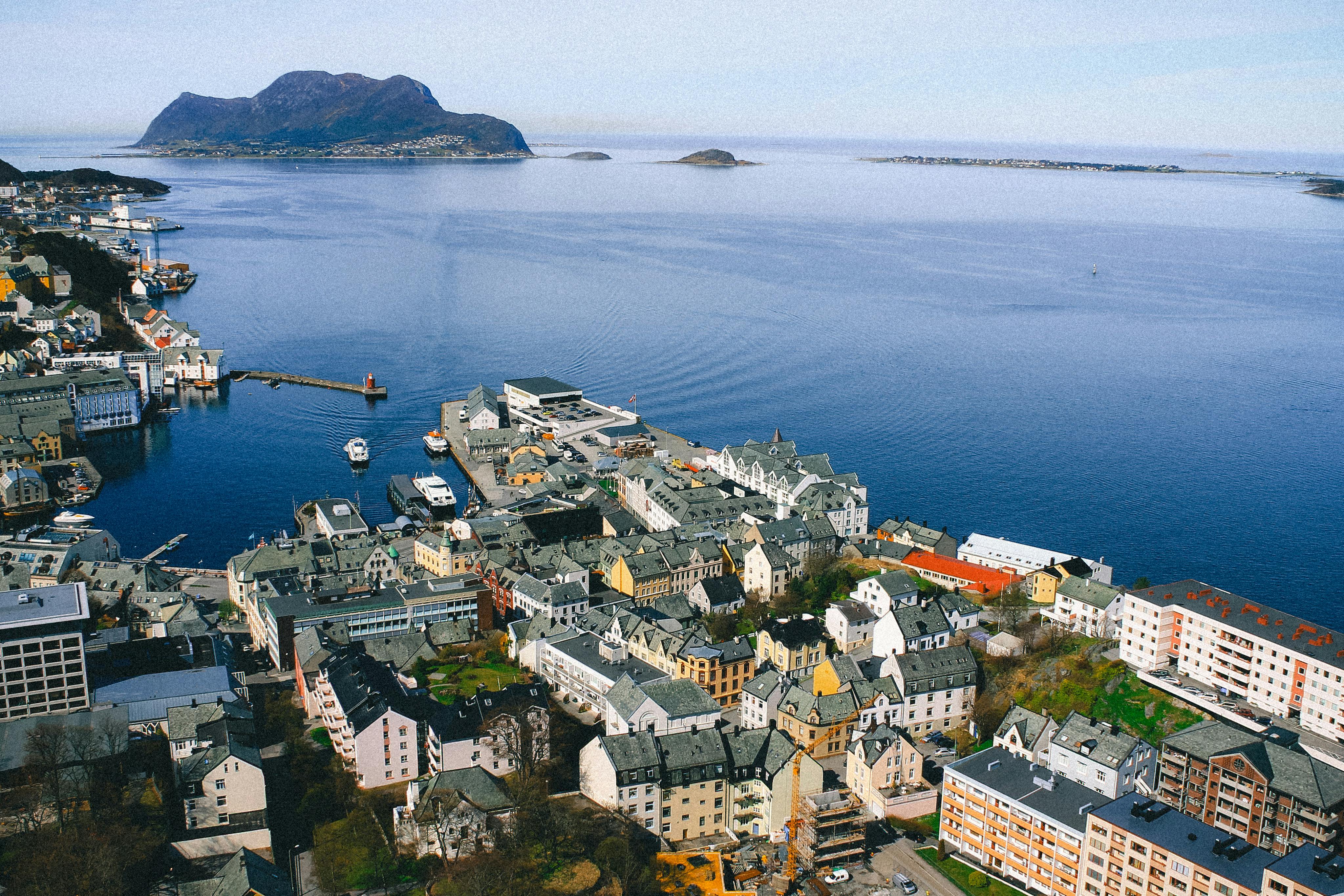 Norway’s central bank raises interest rates amid impact of Iran conflict — Photo by Sofiia Asmi on Pexels