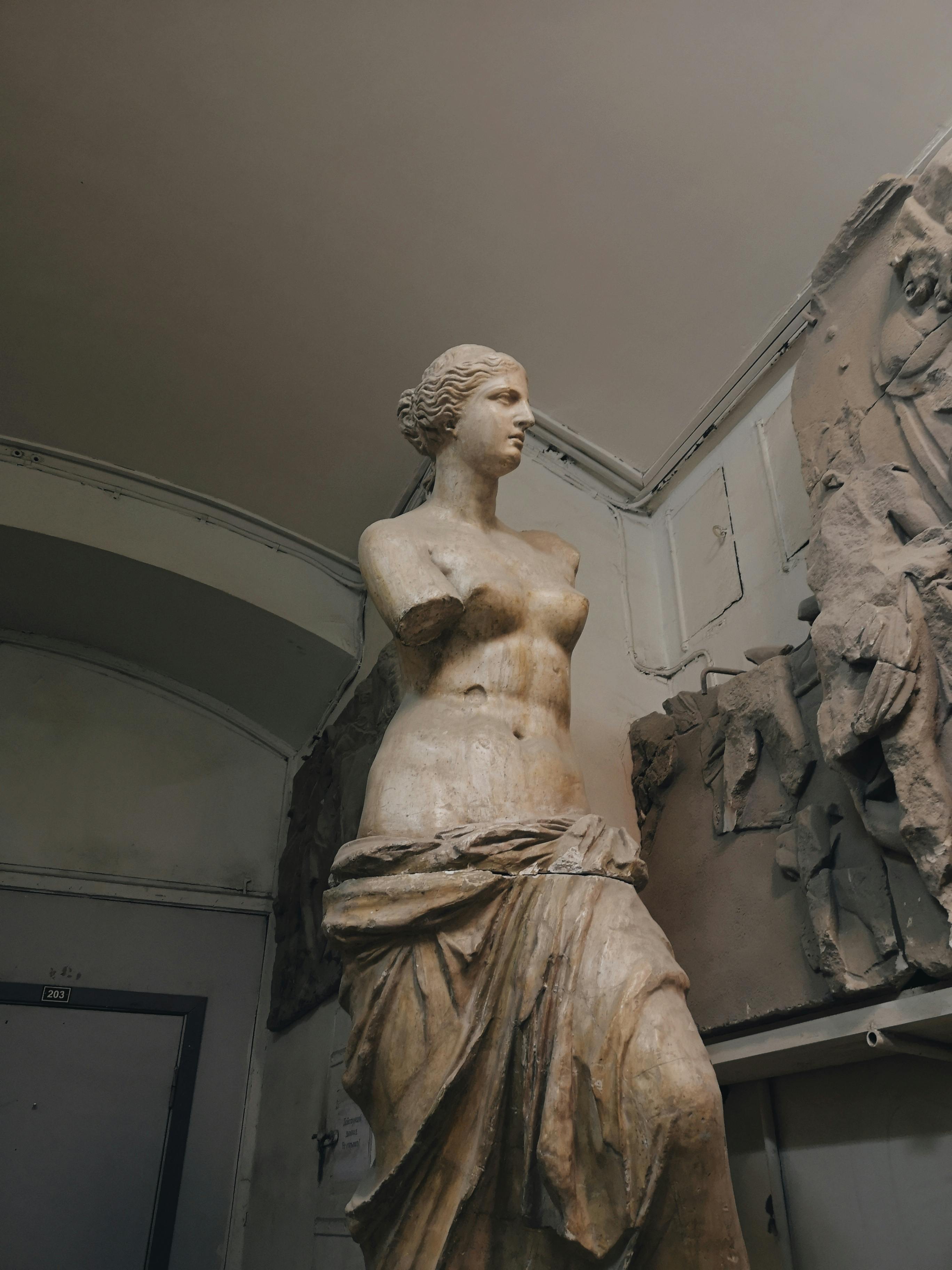 Venus The Milo Statue Free Stock Photo