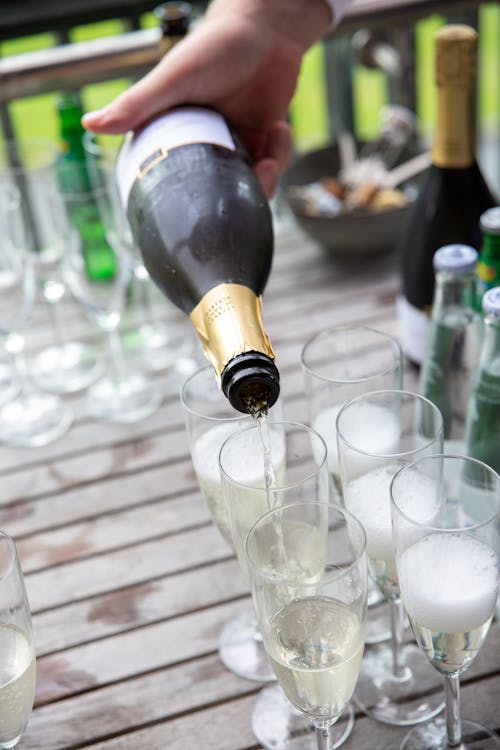 Kostnadsfri bild av alkohol, champagne, champagneglas