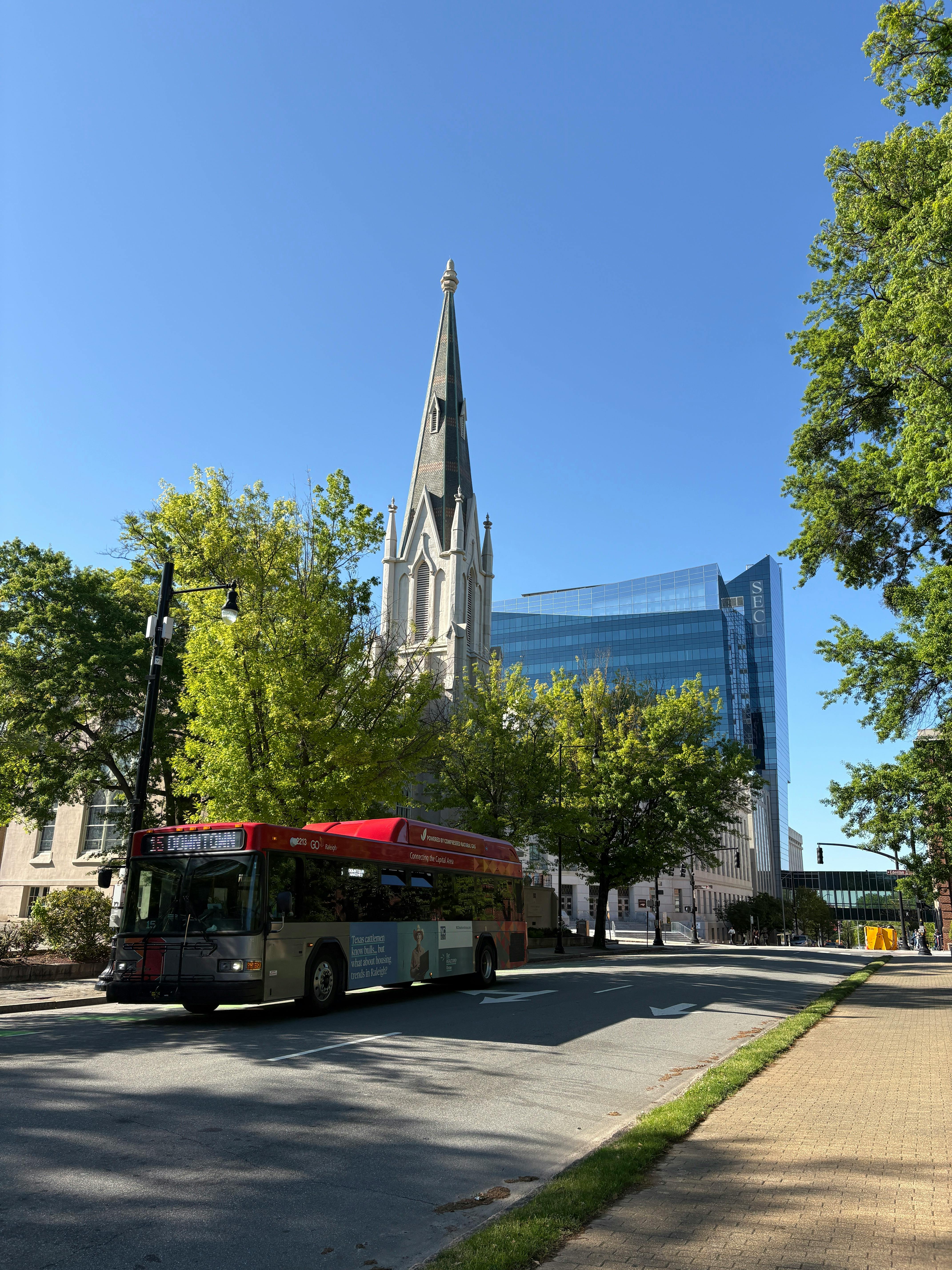 Why Choose Tradeshow Charter Bus Transportation in St. Matthews, South Carolina?