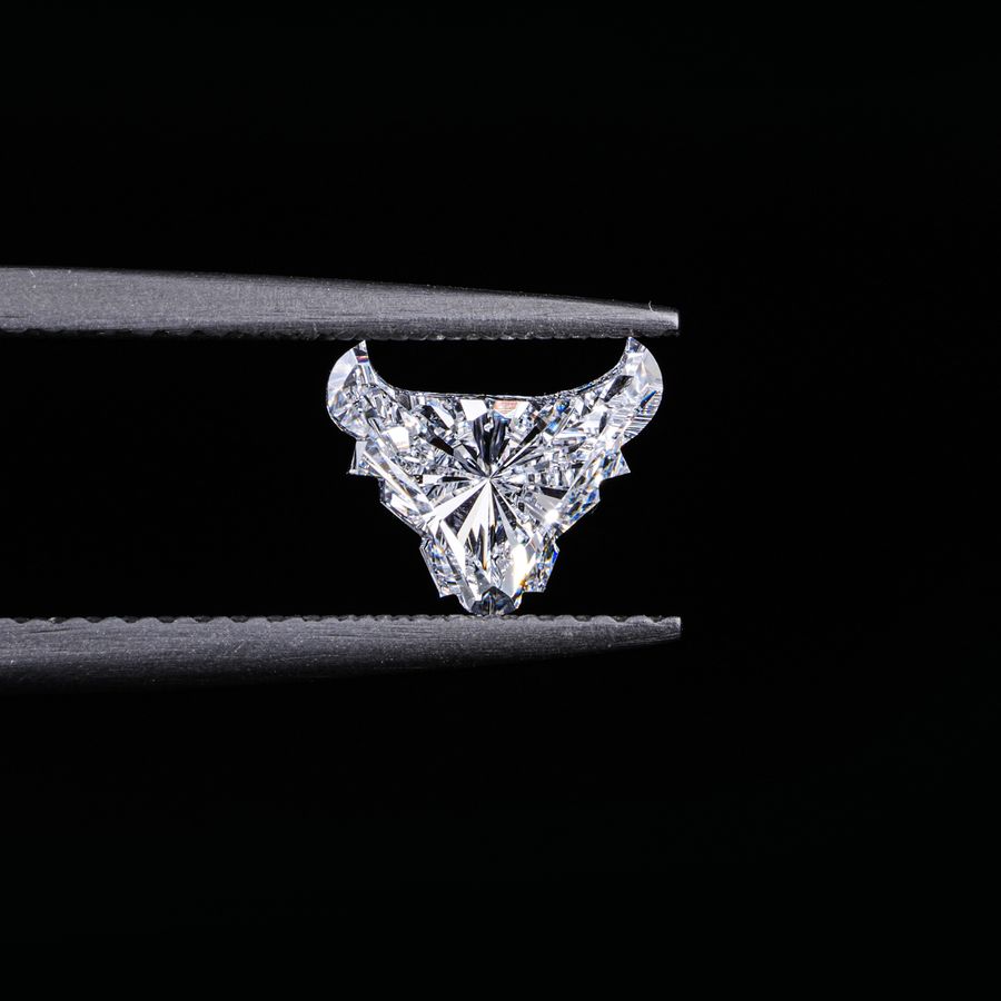 Lab-grown diamond, precision cut