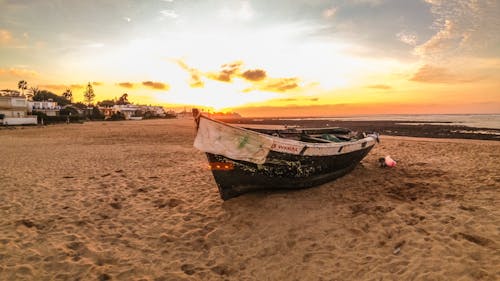 Immagine gratuita di barca, barca da pesca, spiaggia