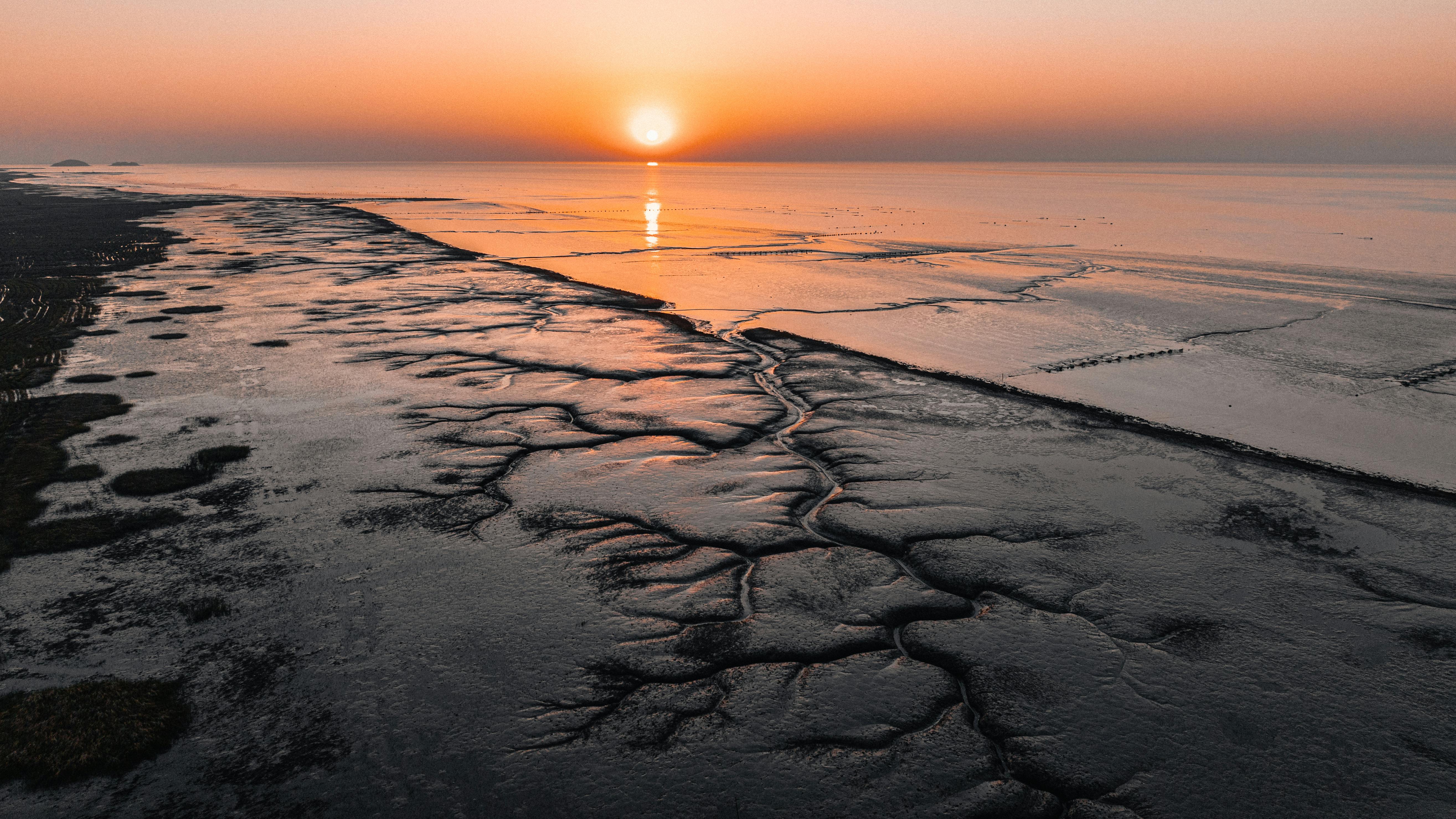 Qiantang River Tidal Bore — Zhejiang China