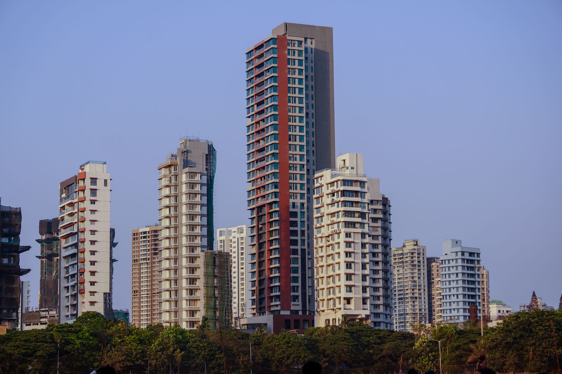 Why HNIs and NRIs Are Flocking to GIFT City