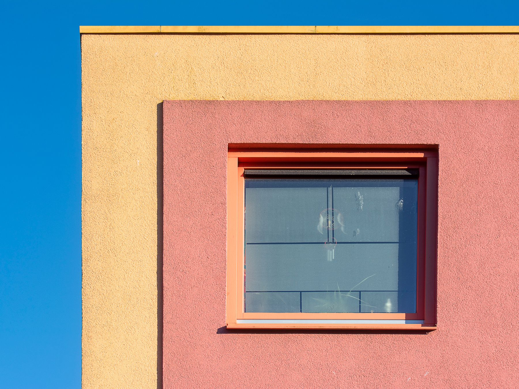Commercial Decorating in North Sheen — quality trade paint going on in two coats