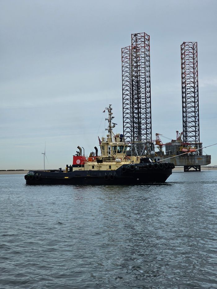 Anchor Handling & Towage