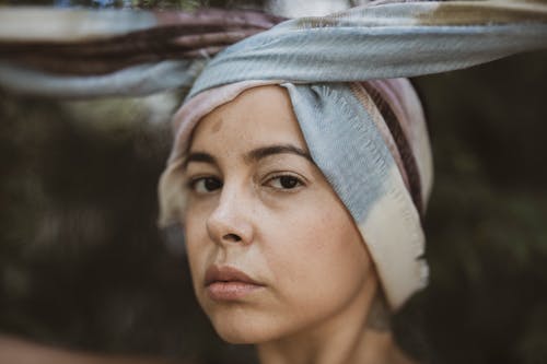 Free Selective Focus Photography of Woman Wearing Gray Headdress Stock Photo