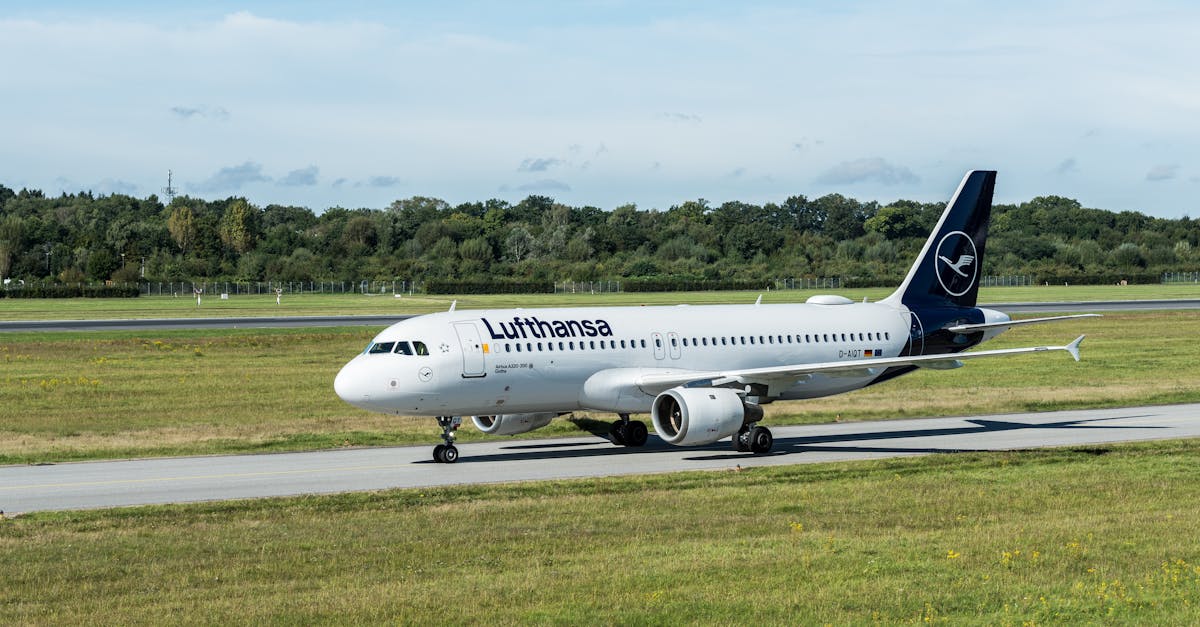 奧蘭多機場達美航空客機引擎起火,282人緊急滑梯逃生全員平安