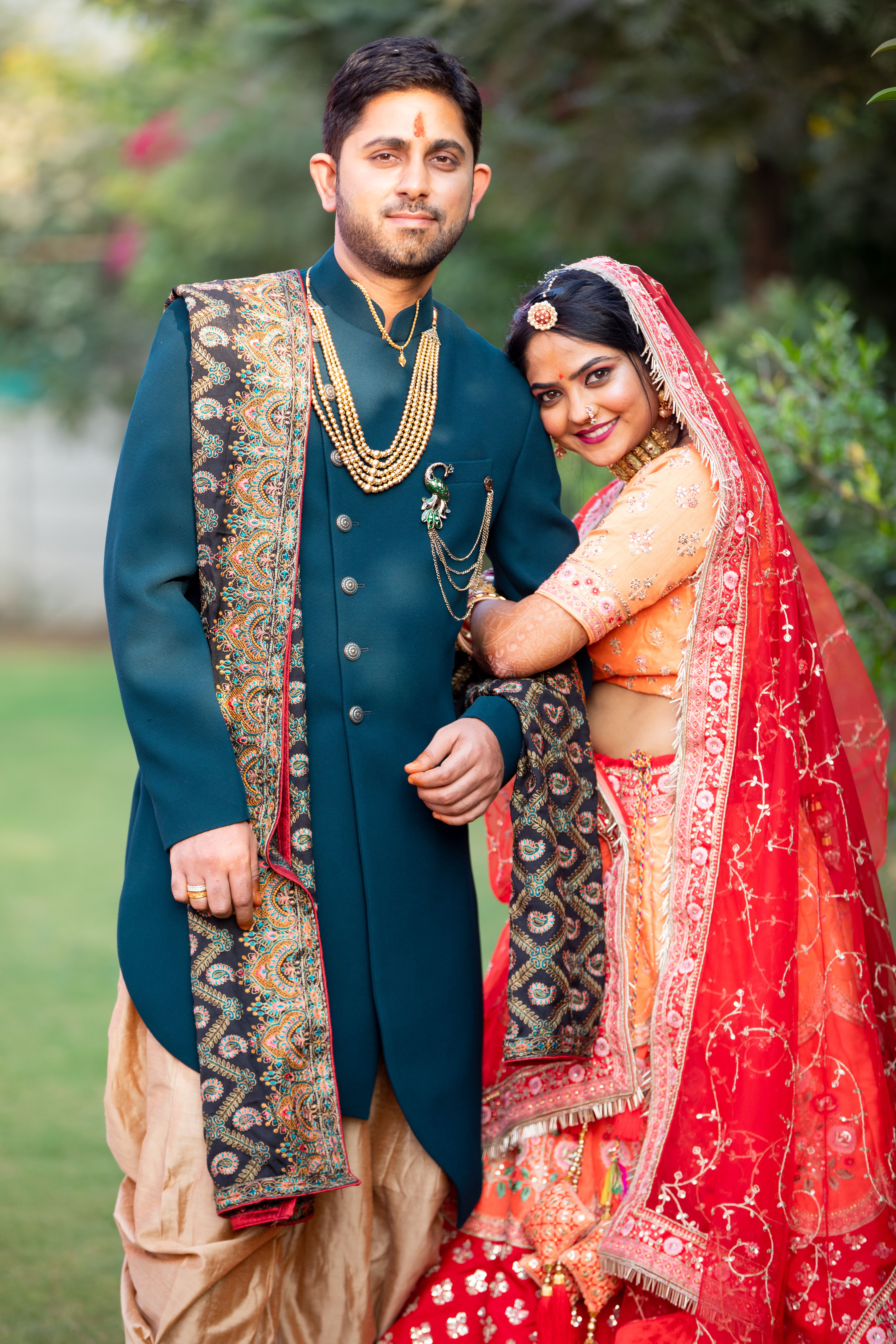 Elegant Indian Couple in Traditional Wedding Attire · Free Stock Photo