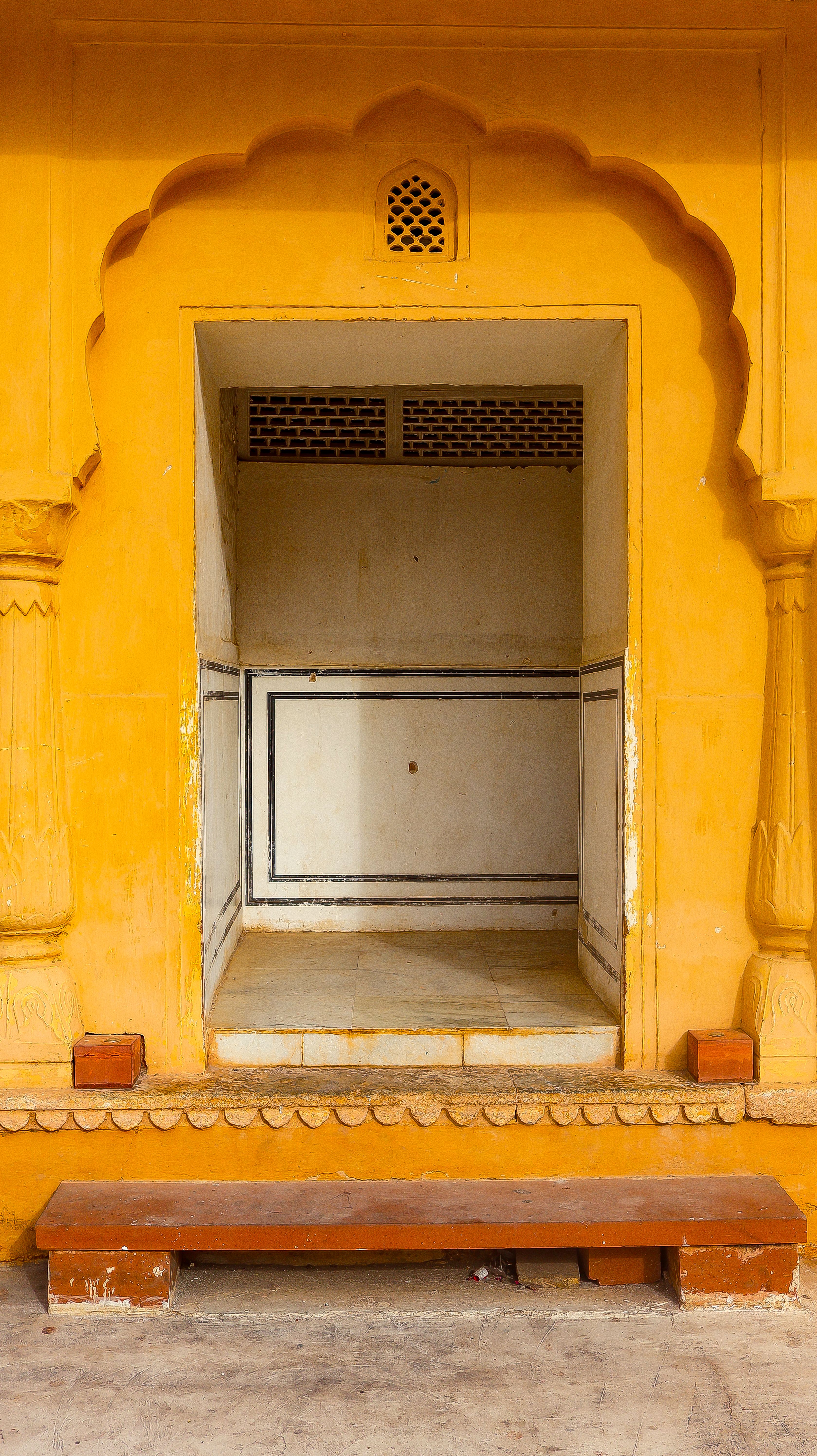 Traditional Indian Architecture with Yellow Facade · Free Stock Photo
