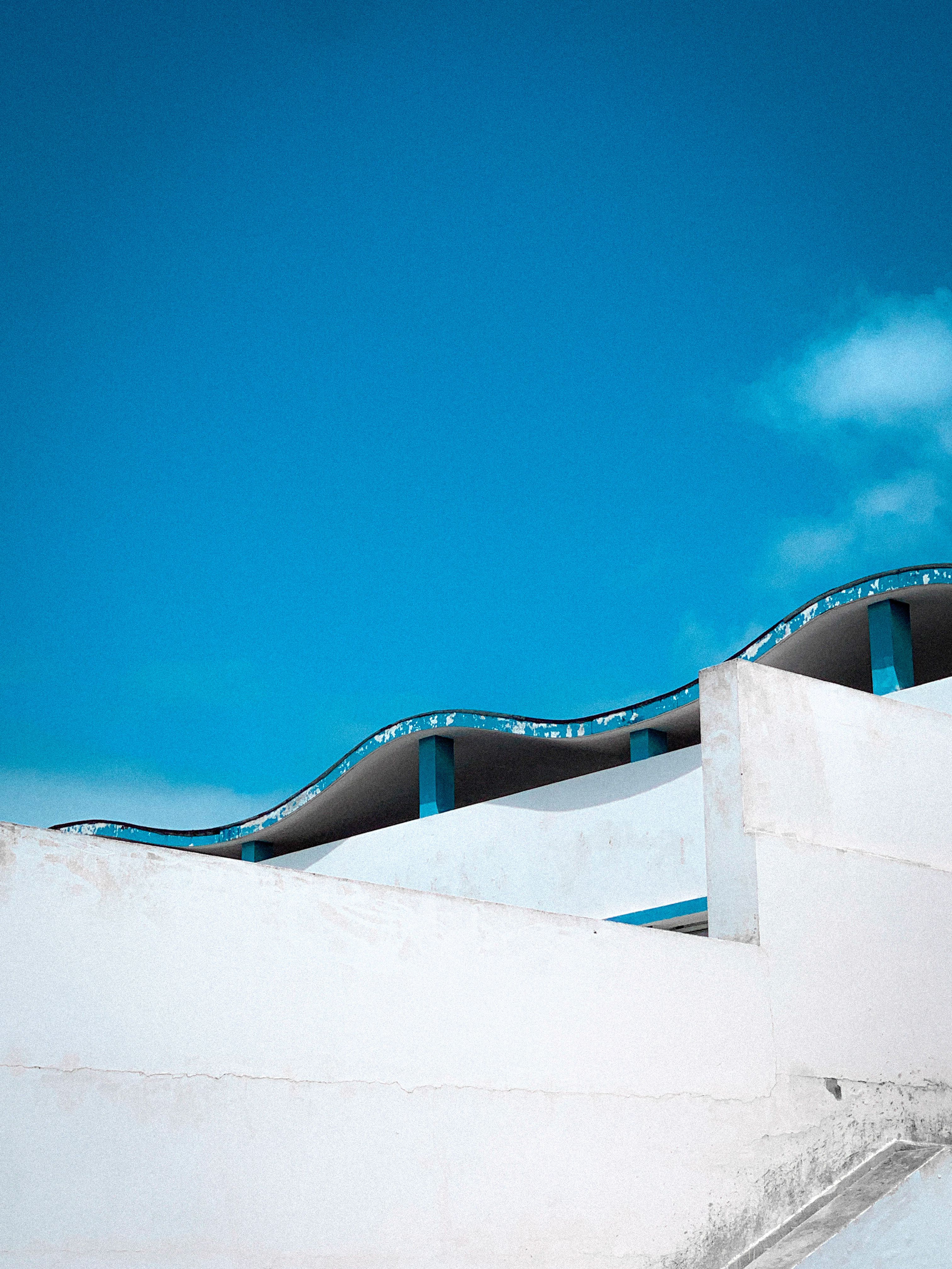 Modern Abstract Blue and White Architecture · Free Stock Photo