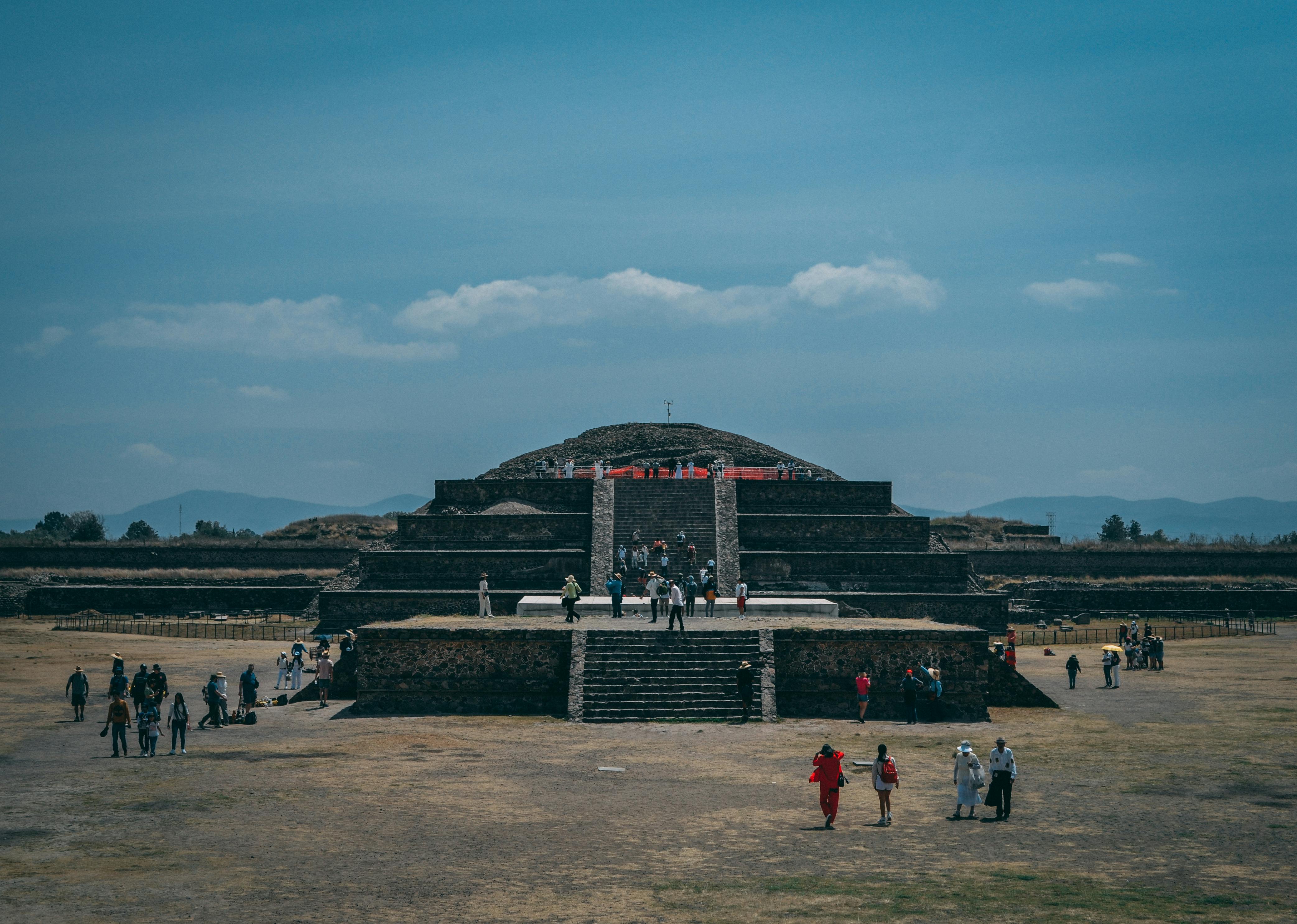 Meksika'nın Teotihuacan piramitleri turizm merkezi