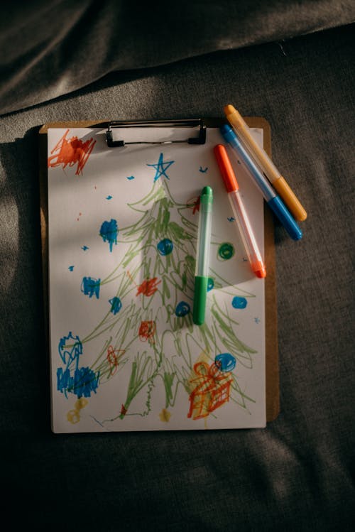Bir Noel Ağacı Renkli Mürekkep çizimi