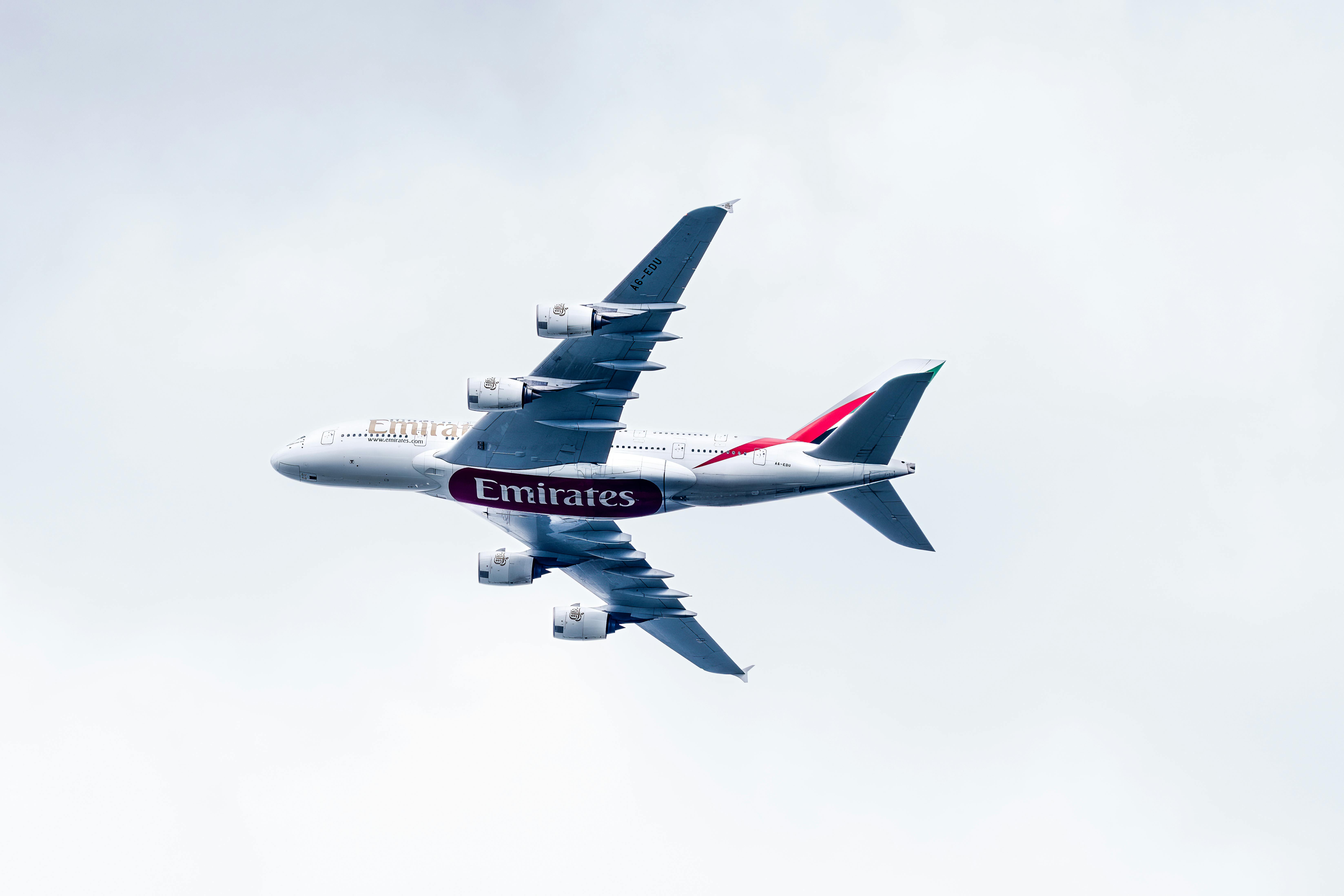 airline miles, frequent flyer, travel rewards, credit card points, airline alliances, Airlines & points — Photo by Ar kay on 