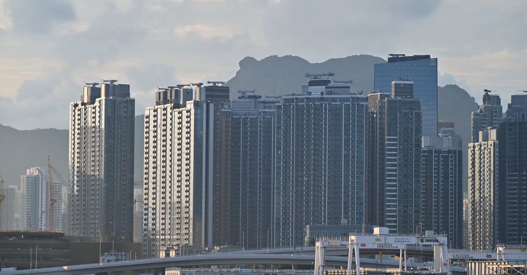 Hong Kong Gold Imports Hit Decade High in June on China Demand, New Clearing System