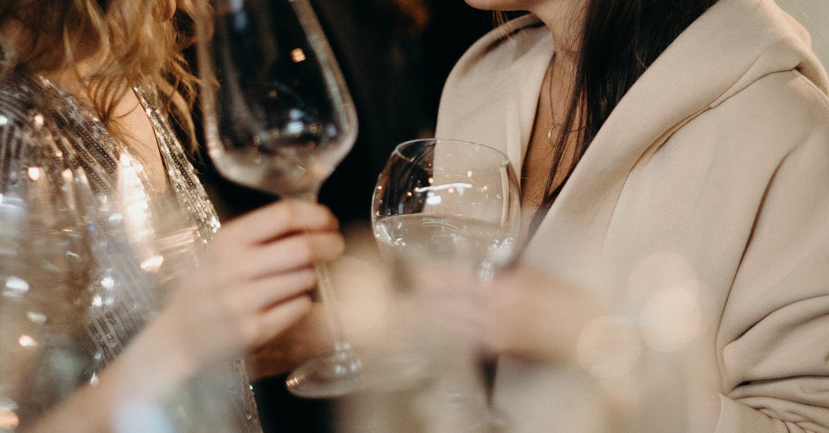 《機智醫生生活》鄭敬淏驚喜戴婚戒現身!「龍善CP」合體,14位元老集體客串引爆粉絲回憶