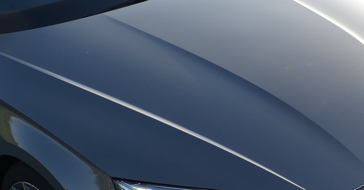 國際車用電子展開跑 鴻海攜手黃仁勳展出超強Model B