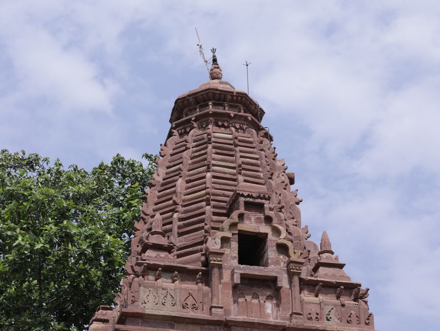Explore the intricate architecture of a historic temple in Ratanpur, India.