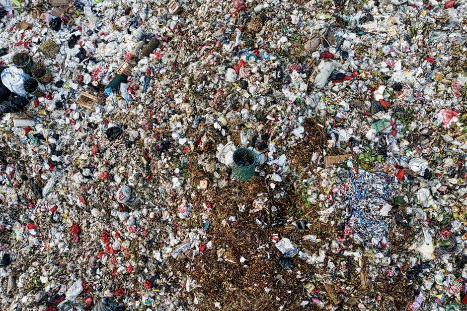 Photo by Tom Fisk Aerial shot showing extensive environmental pollution at a landfill site.
