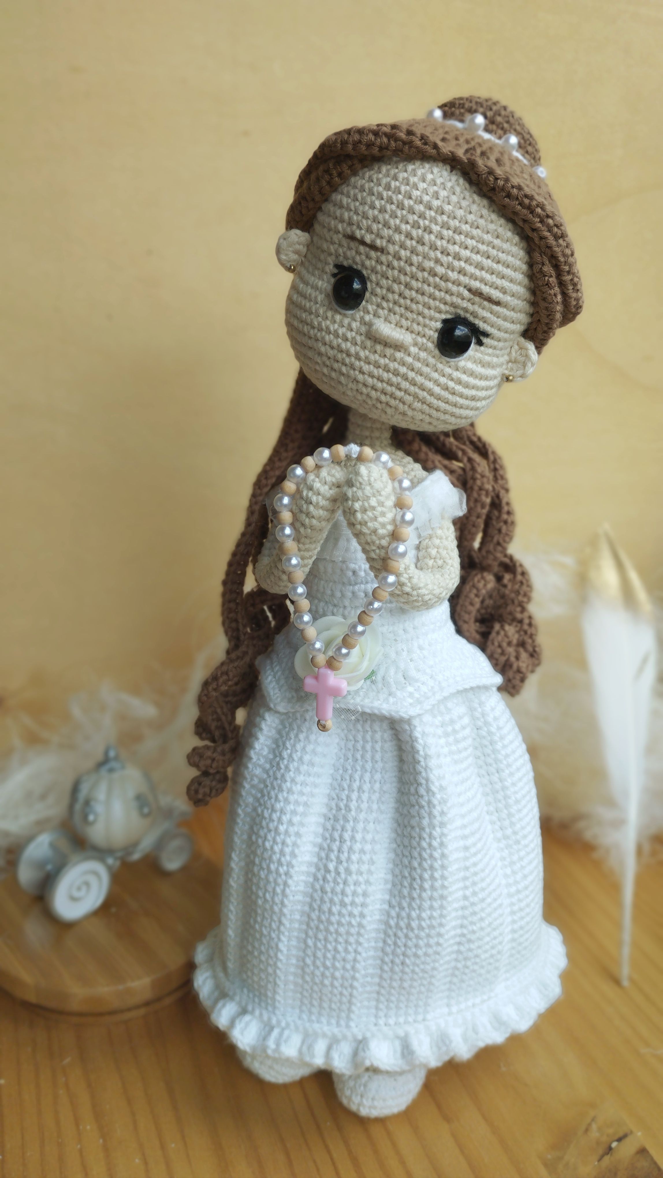 white christmas dresses Oshi-Ami: Crochet Dress-Up Dolls