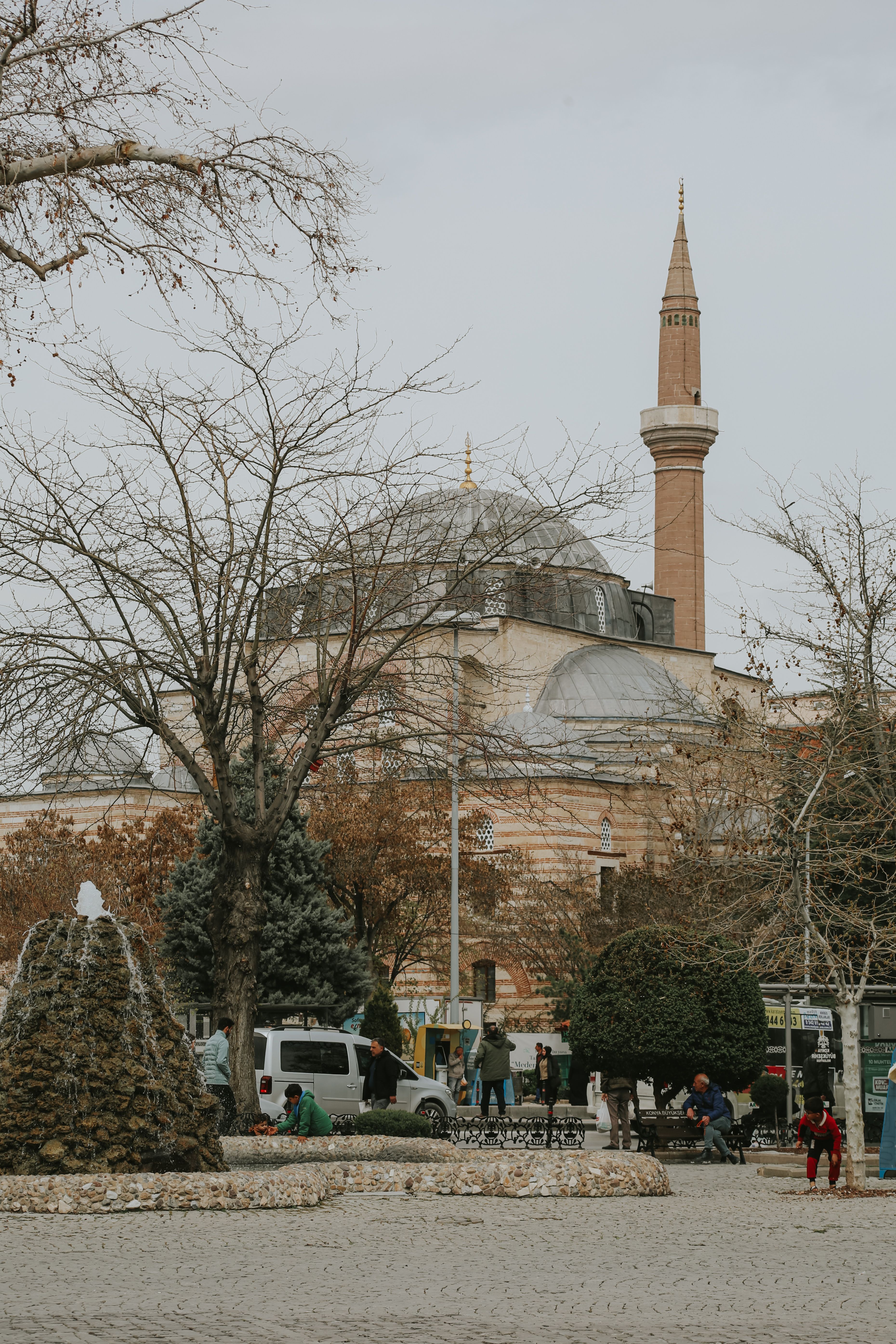 Historic Mosque in Scenic Town Square · Free Stock Photo