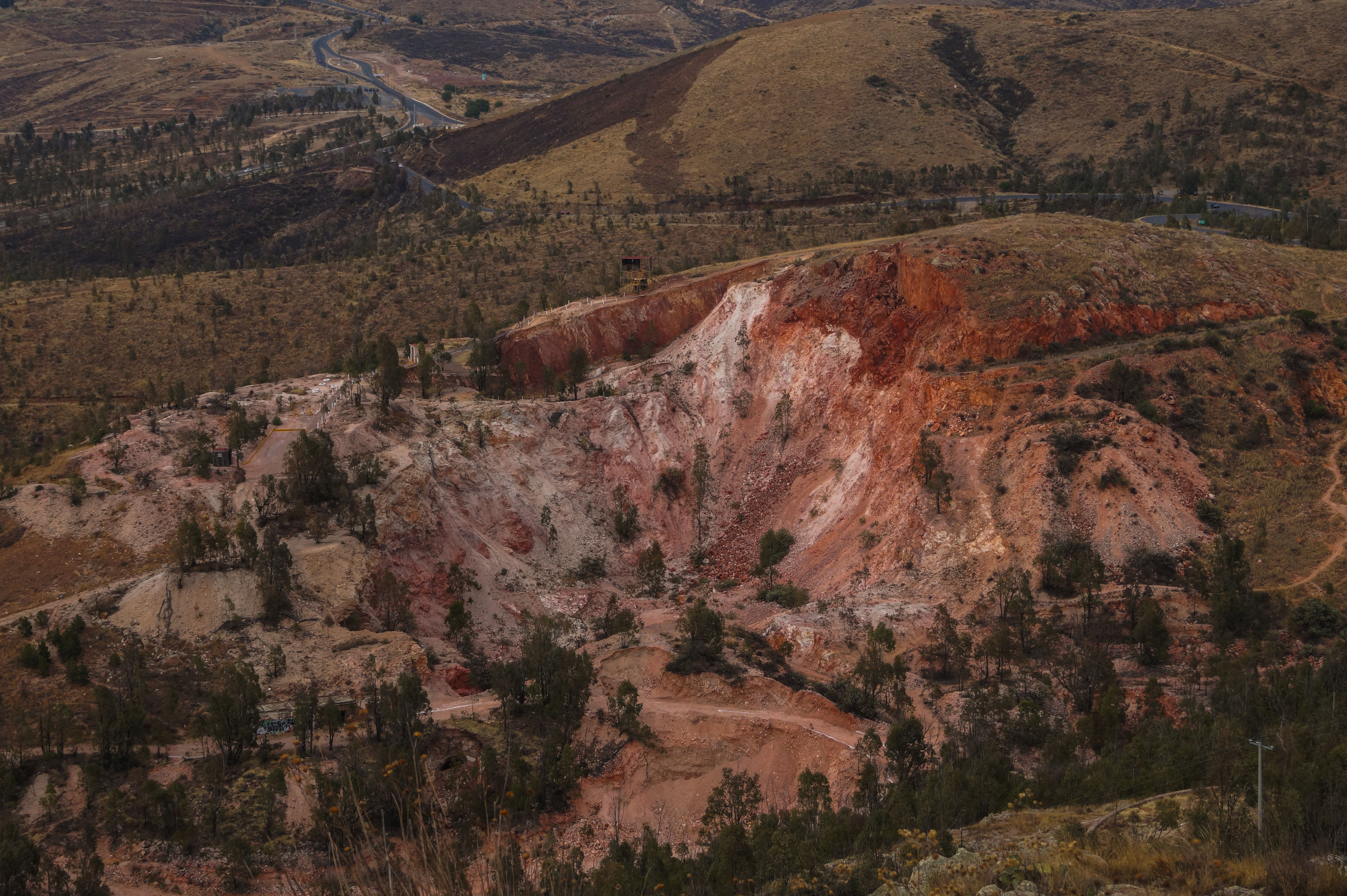 Paisaje Dramático De Una Cantera Erosionada · Foto de stock gratuita