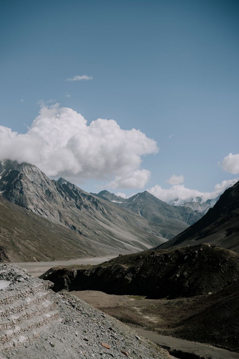 Captivating view of mountains and clouds in Marango Rangarik, Himachal Pradesh, India
