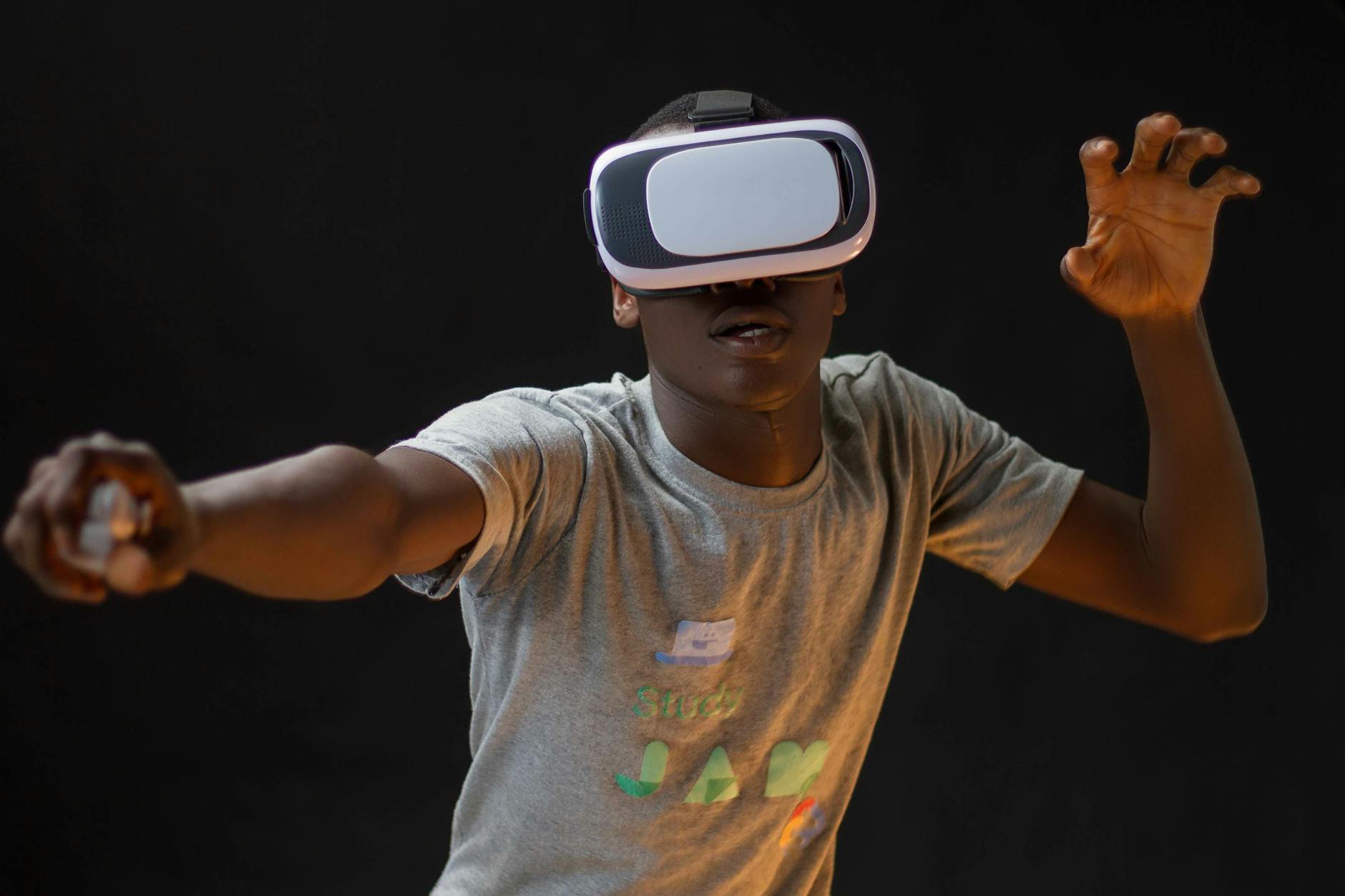 Man Wearing Virtual Reality Headset · Free Stock Photo