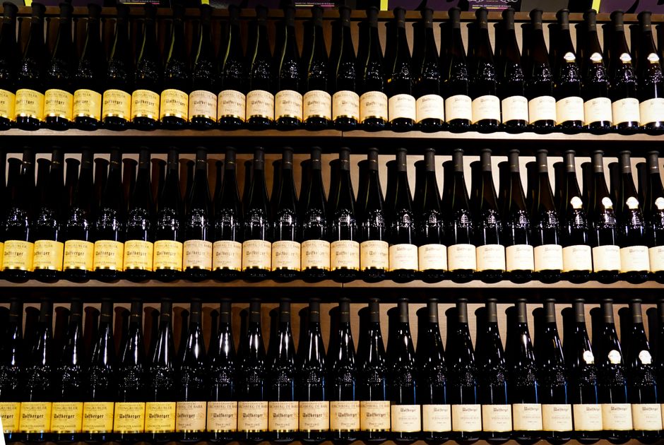 Canada's Alcohol Response to US Divides Sharply by Province