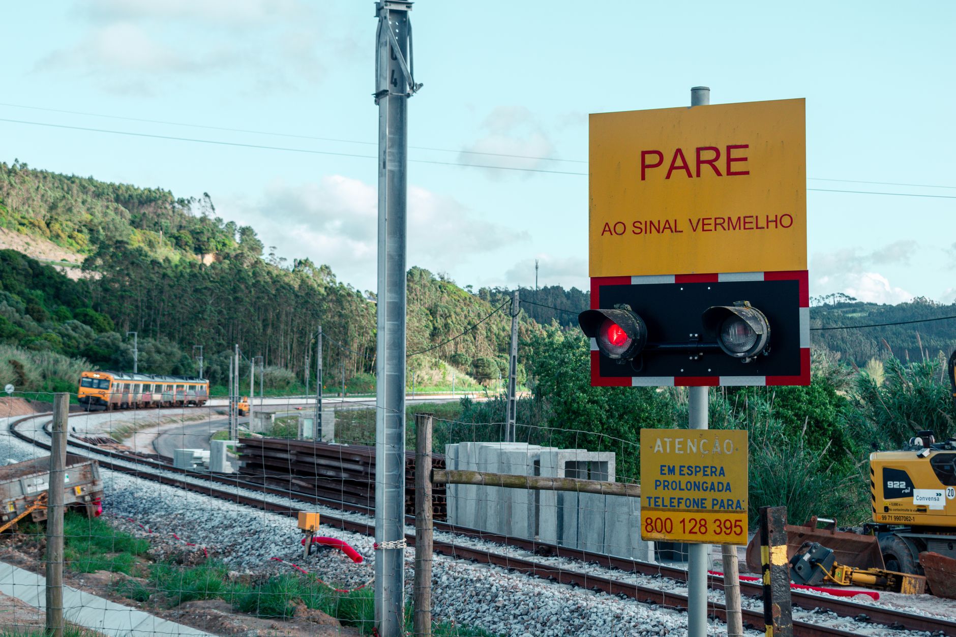 Infrastrukturen Portugals warnt: Diese Fahrzeuge werden auf dieser Straße, die Spanien mit Portugal verbindet, zwischen 7 Uhr und 19 Uhr nicht fahren dürfen