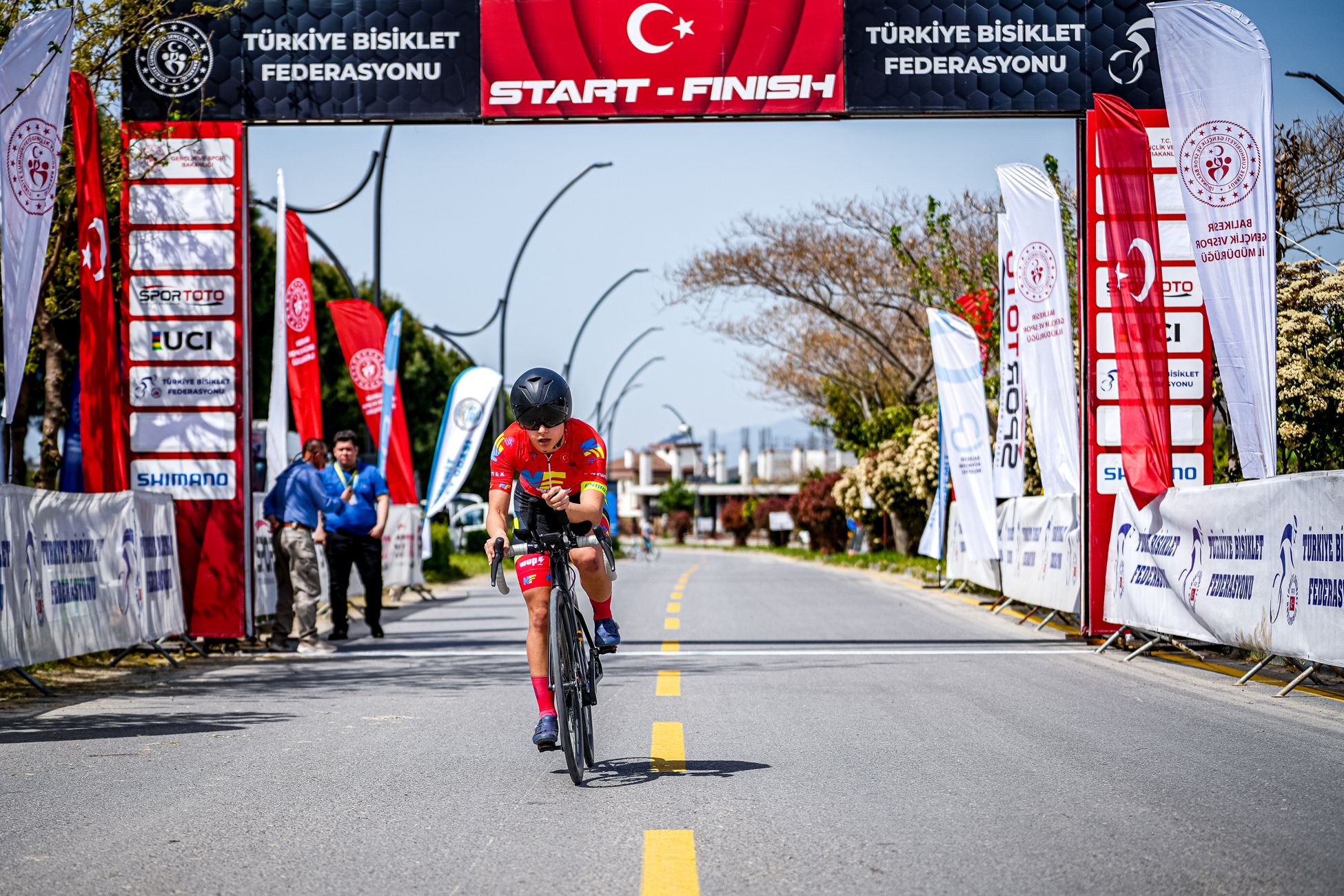 Demi Vollering wint Giro d'Italia Women